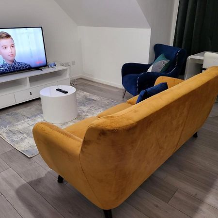 Garland Modern 2 Bedroom Apartment With Parking London Plumstead  Exterior foto