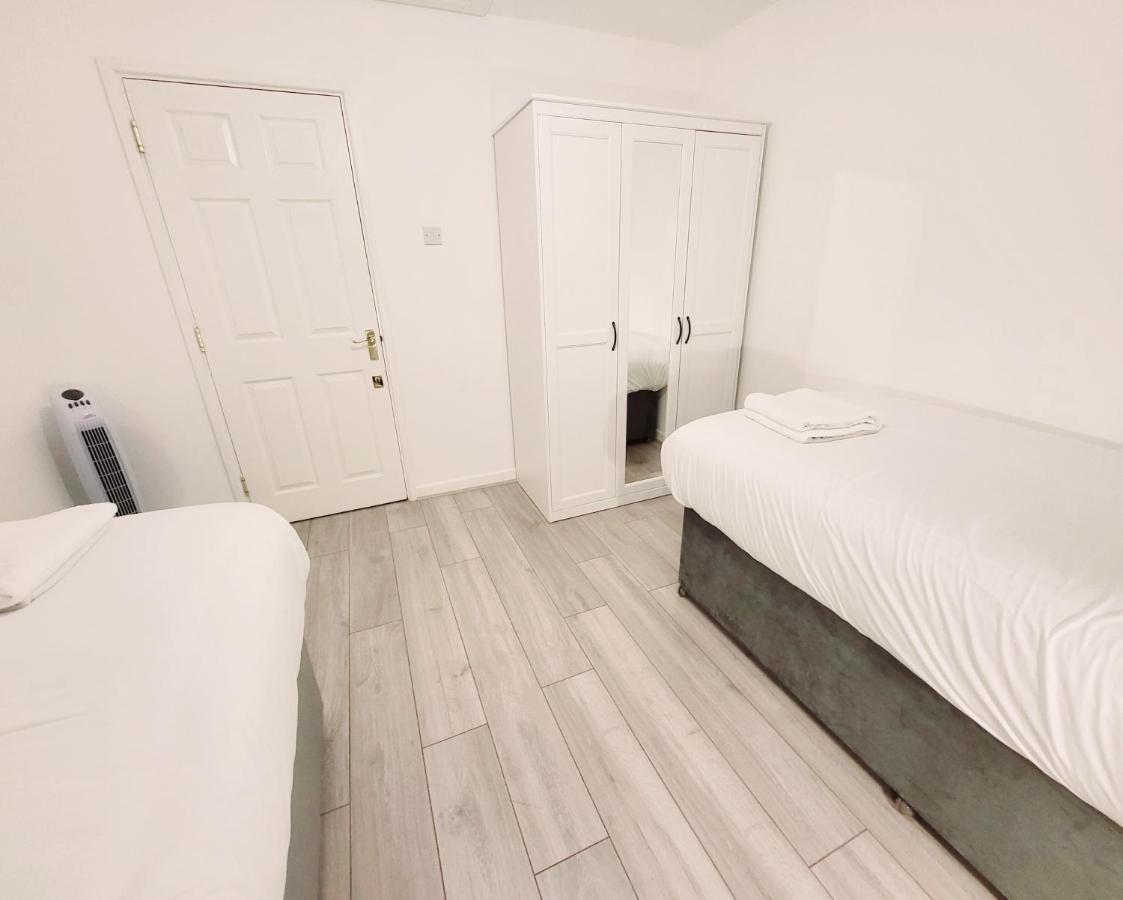 Garland Modern 2 Bedroom Apartment With Parking London Plumstead  Exterior foto